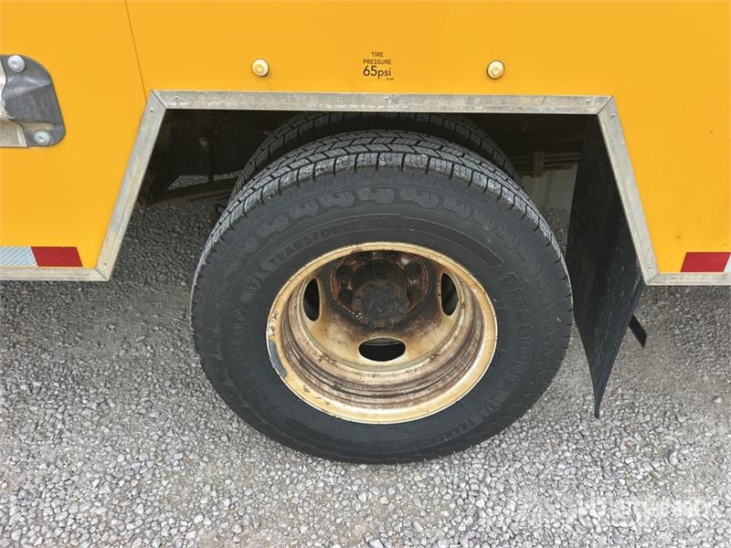 Ford E350 4x2 Van Truck Kofferaufbau