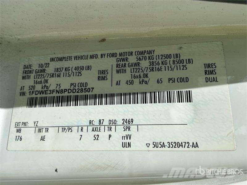 Ford E350 4x2 Van Truck ボックスボディー、ウイング、箱車