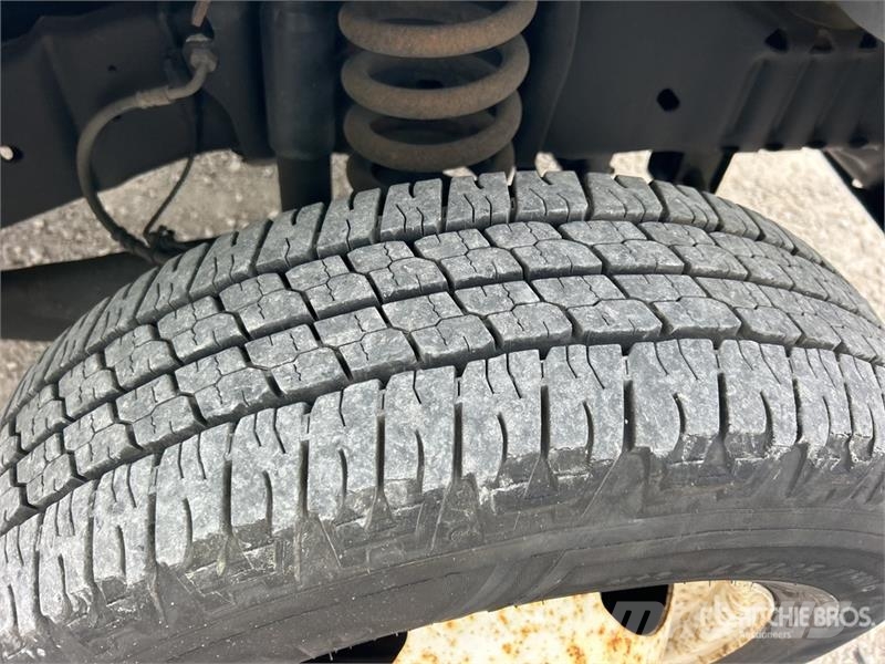 Ford E350 4x2 Van Truck (Inoperable) Camion cassonati