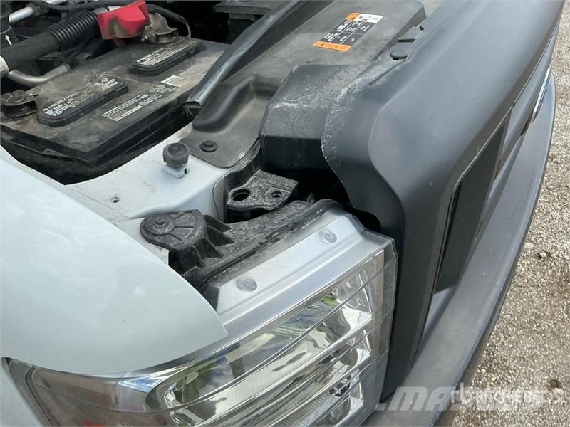 Ford E350 4x2 Van Truck ボックスボディー、ウイング、箱車