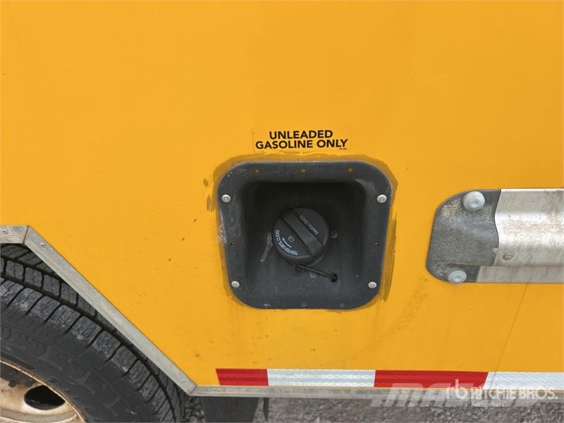Ford E350 4x2 Van Truck Kofferaufbau