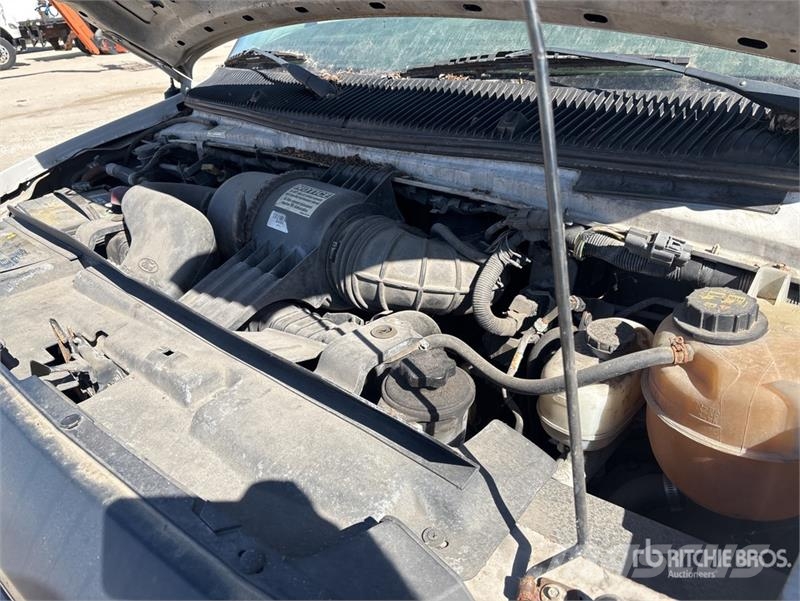 Ford E350 4x2 Van Truck Skříňová nástavba