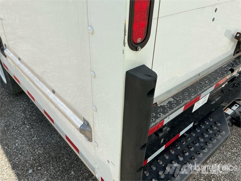 Ford E350 4x2 Van Truck ボックスボディー、ウイング、箱車