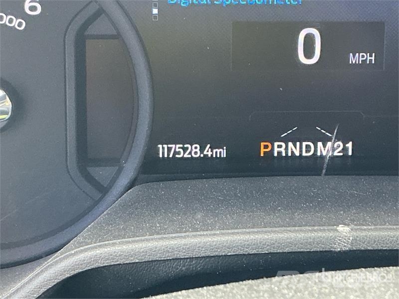 Ford E350 4x2 Van Truck ボックスボディー、ウイング、箱車