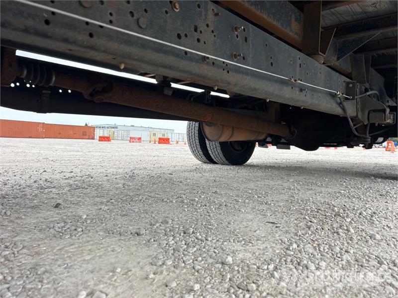 Ford E350 4x2 Van Truck (Inoperable) Camion cassonati