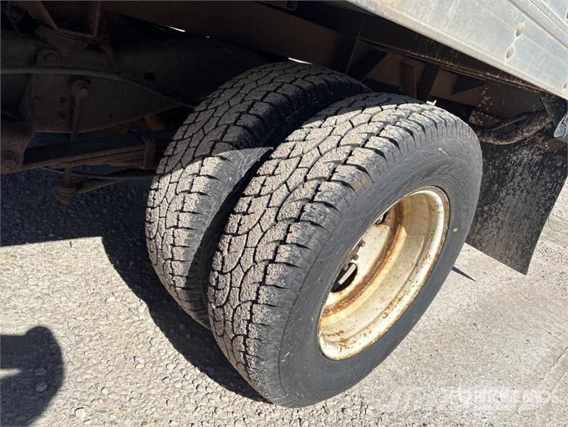 Ford E350 4x2 Van Truck Skříňová nástavba