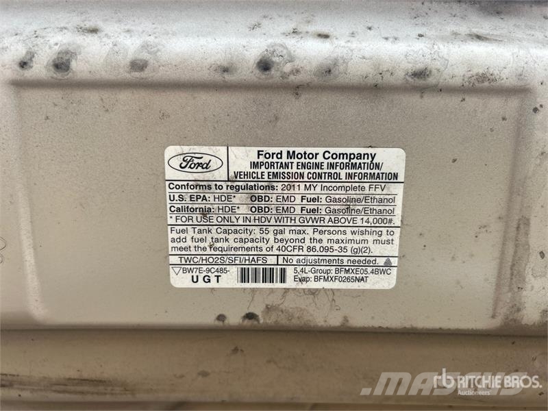 Ford E450 4x2 14-Seat Bus Minibusse