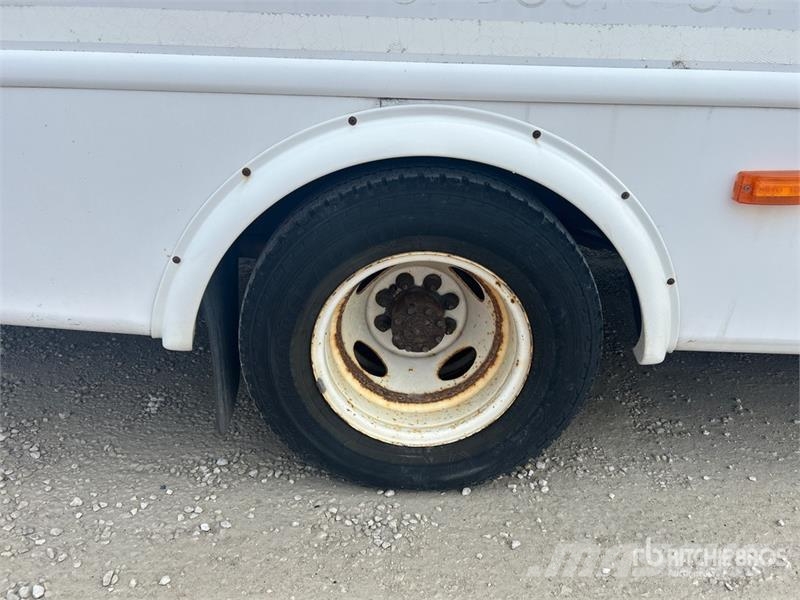 Ford E450 4x2 14-Seat Bus Minibusse