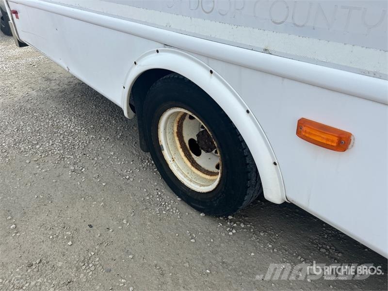 Ford E450 4x2 14-Seat Bus Minibusse
