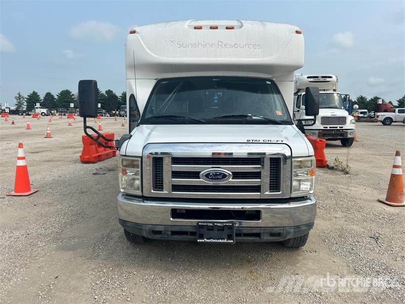 Ford E450 4x2 14-Seat Bus Minibusse