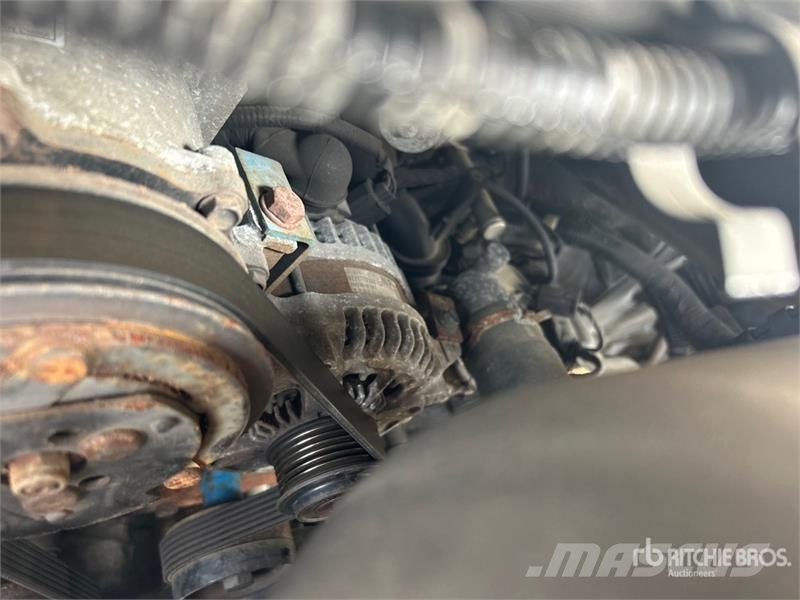 Ford E450 4x2 14-Seat Bus Minibusse