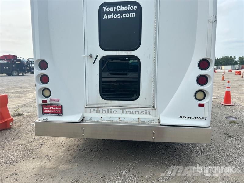Ford E450 4x2 14-Seat Bus Minibusse