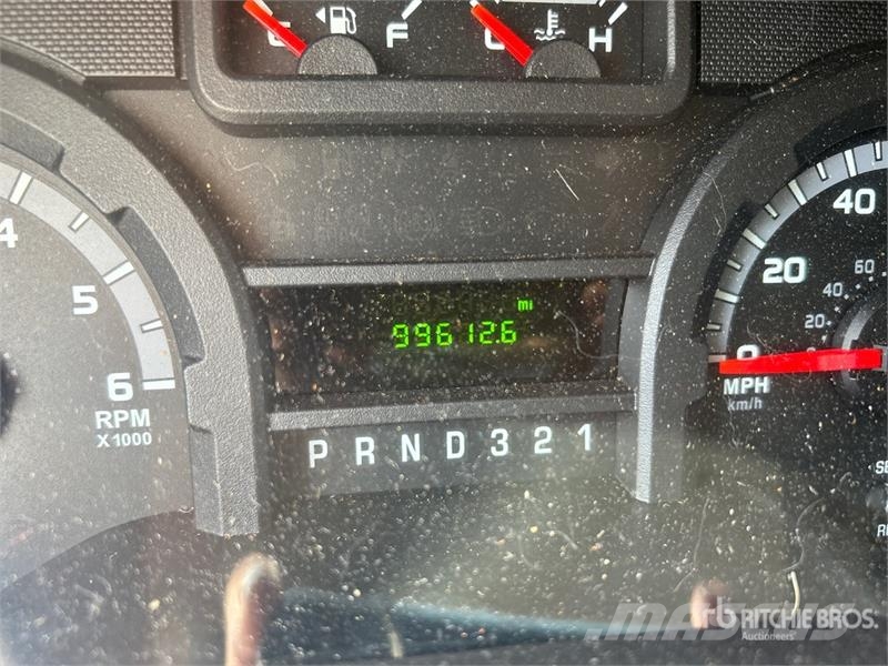 Ford E450 4x2 14-Seat Bus Minibusse