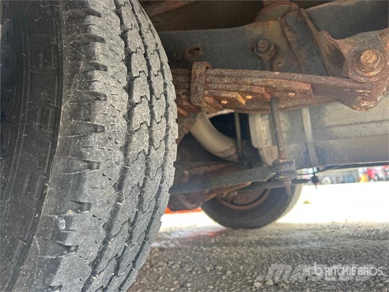 Ford E450 4x2 14-Seat Bus Minibusse