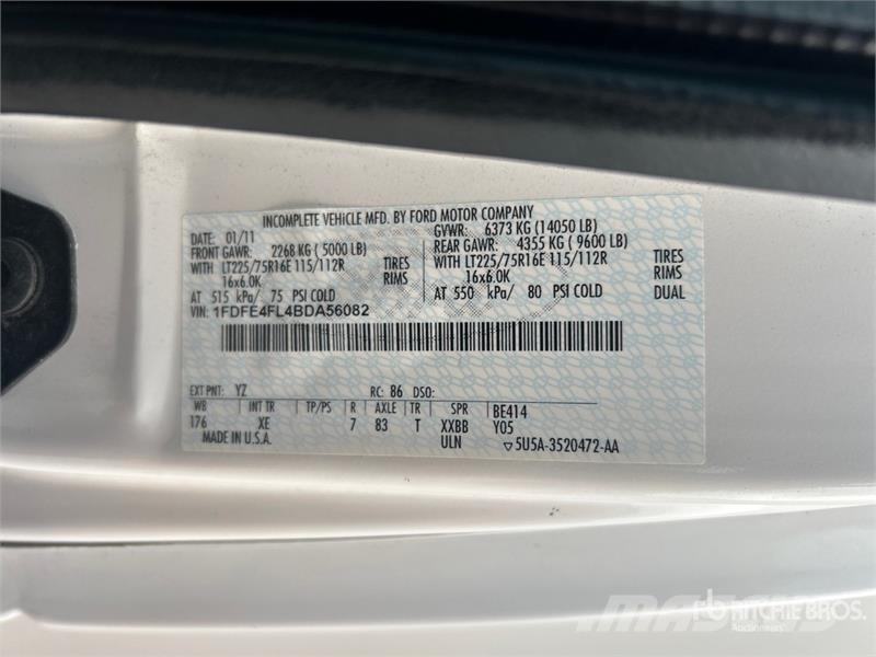 Ford E450 4x2 14-Seat Bus Minibusse