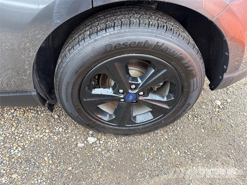 Ford Edge 2WD SUV Auto's