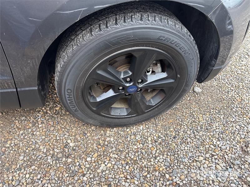 Ford Edge 2WD SUV Auto's