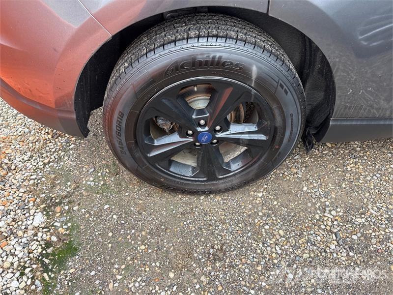 Ford Edge 2WD SUV Auto's