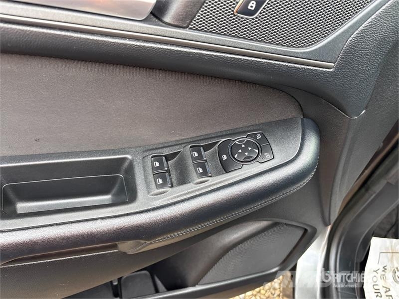 Ford Edge 2WD SUV Auto's
