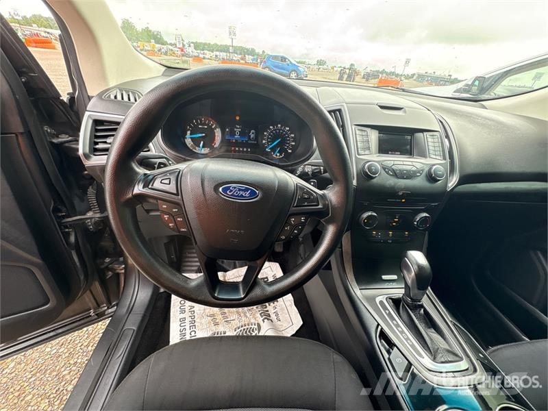Ford Edge 2WD SUV Auto's