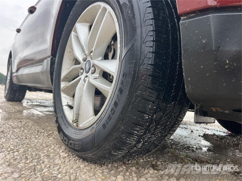 Ford EDGE AWD SUV Kistehergépjárművek