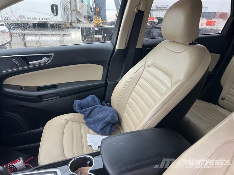 Ford EDGE AWD SUV Kistehergépjárművek