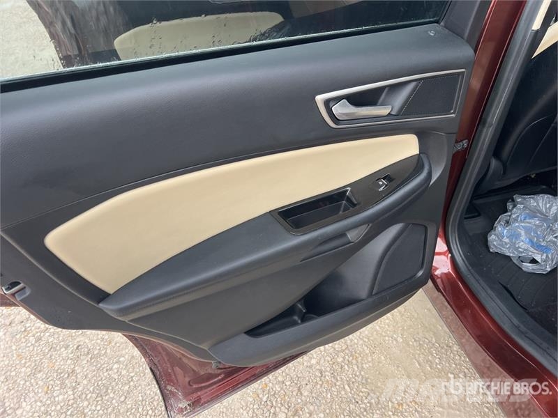 Ford EDGE AWD SUV Kistehergépjárművek