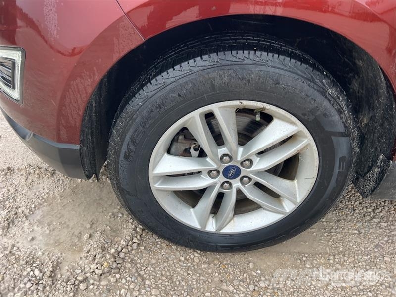 Ford EDGE AWD SUV Kistehergépjárművek