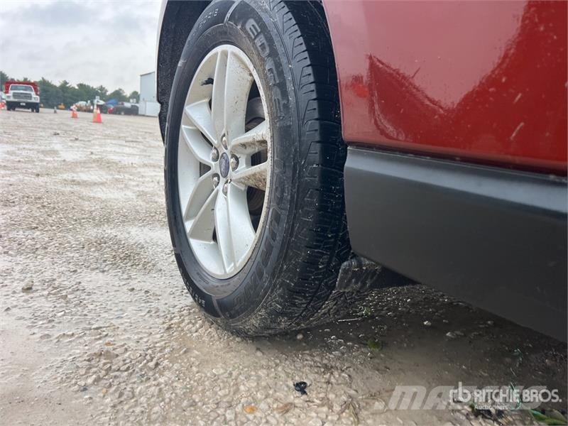 Ford EDGE AWD SUV Kistehergépjárművek