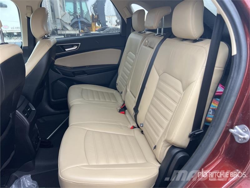 Ford EDGE AWD SUV Kistehergépjárművek