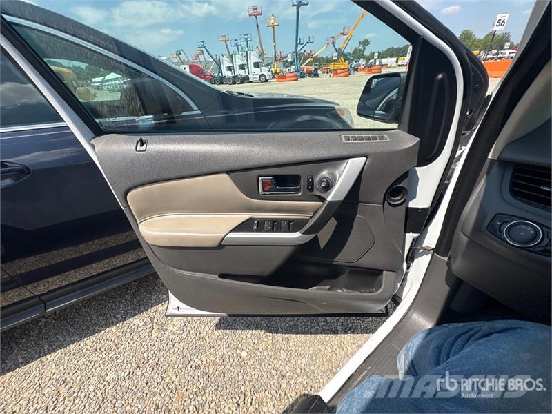 Ford Edge SE AWD SUV Auto's