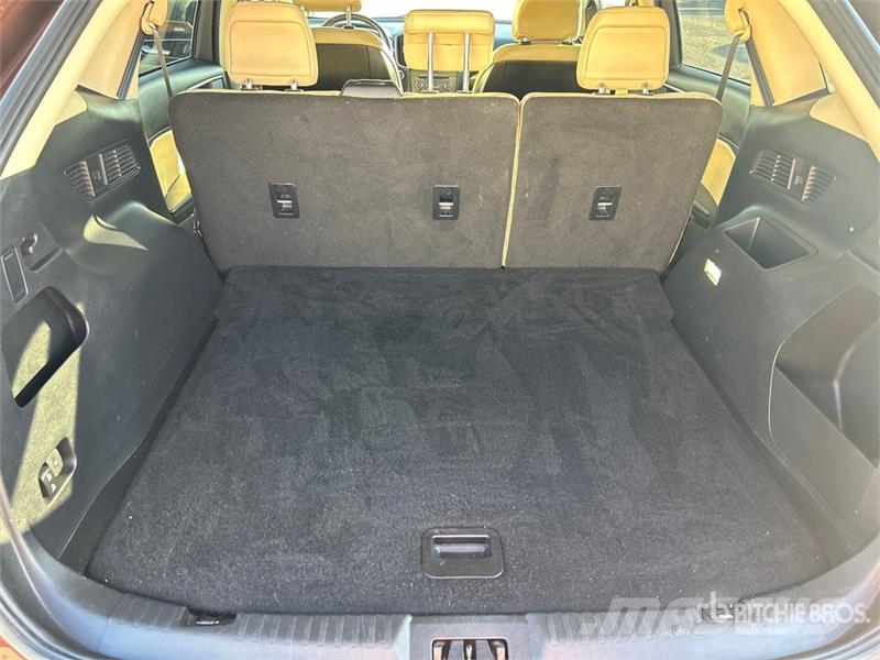 Ford EDGE SEL AWD SUV سيارات