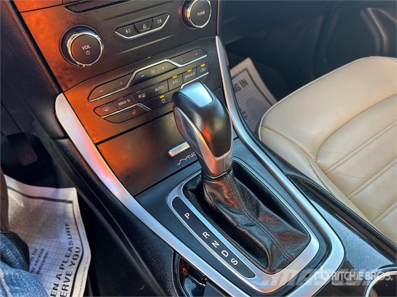 Ford EDGE SEL AWD SUV سيارات