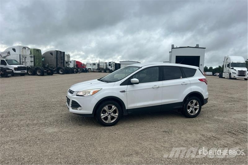 Ford Escape 4WD SUV سيارات