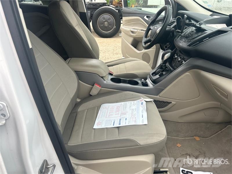 Ford Escape 4WD SUV سيارات