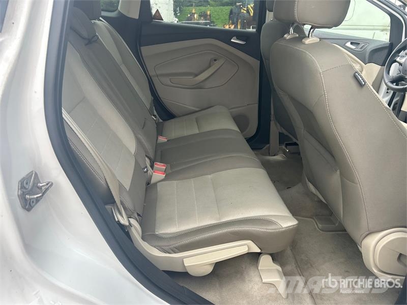 Ford Escape 4WD SUV سيارات