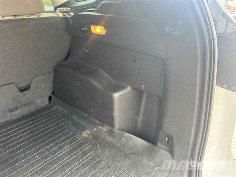 Ford Escape 4WD SUV سيارات