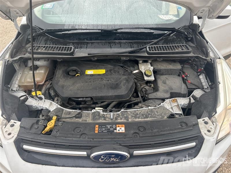 Ford Escape 4WD SUV سيارات