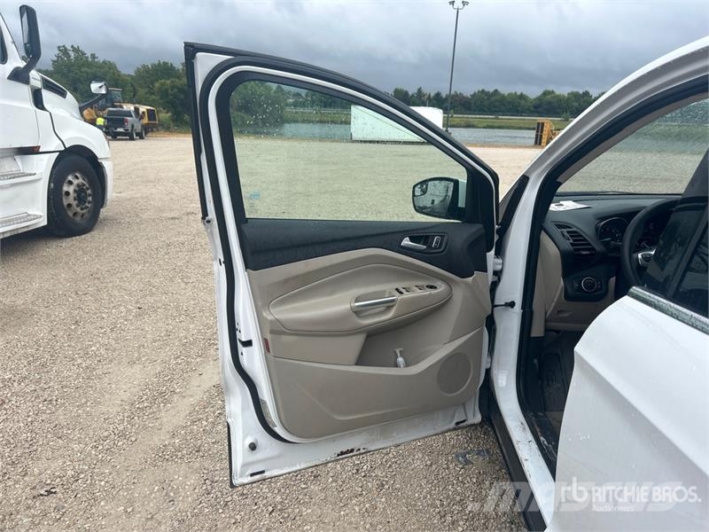 Ford Escape 4WD SUV سيارات