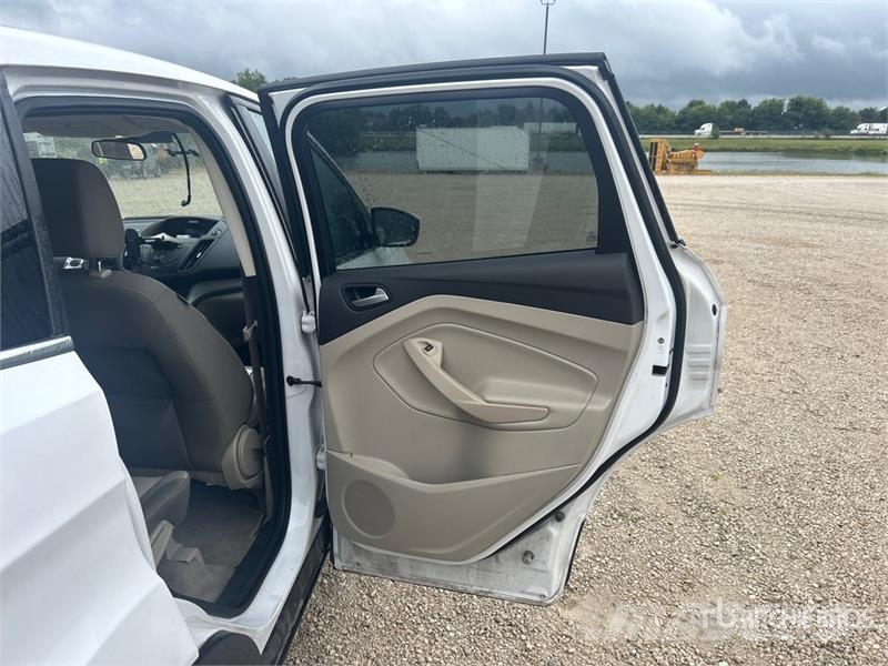 Ford Escape 4WD SUV سيارات