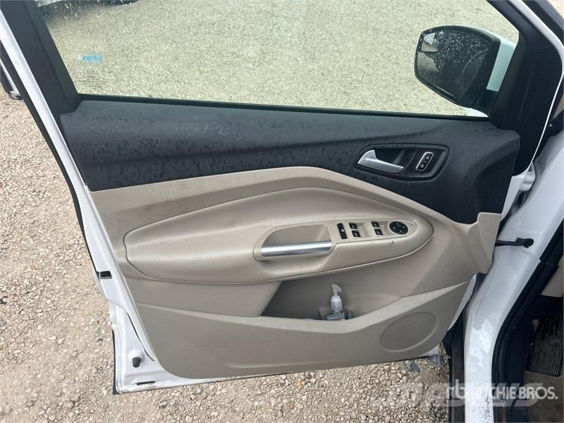 Ford Escape 4WD SUV سيارات