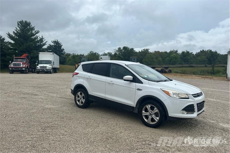 Ford Escape 4WD SUV سيارات