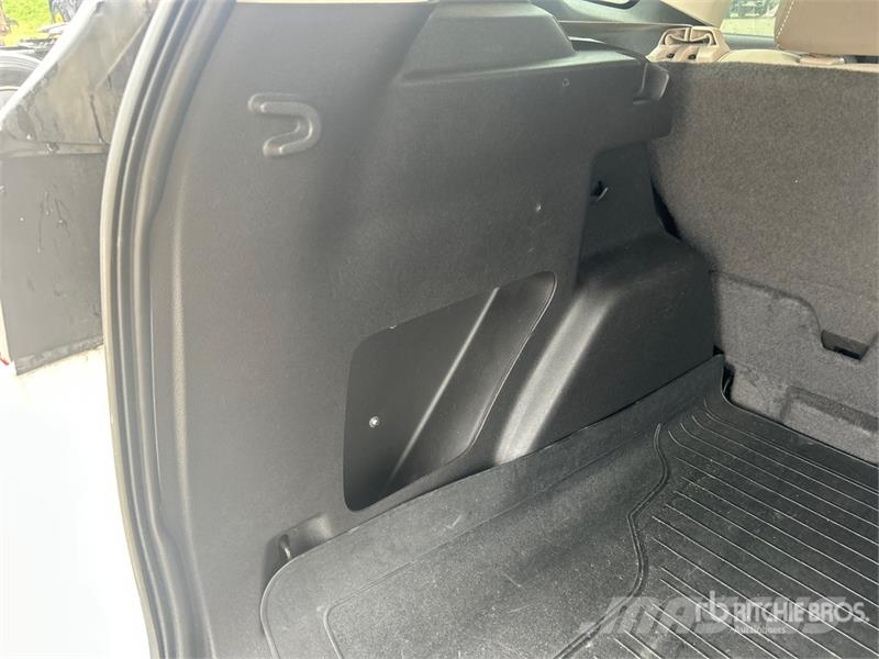 Ford Escape 4WD SUV سيارات