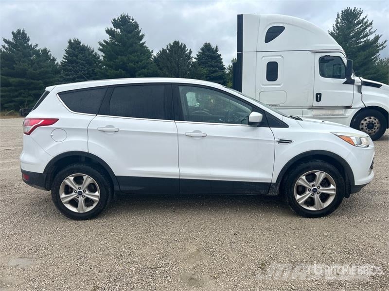 Ford Escape 4WD SUV سيارات
