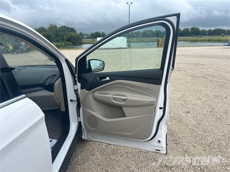 Ford Escape 4WD SUV سيارات