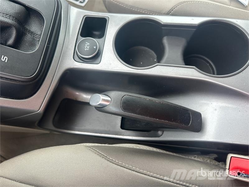 Ford Escape 4WD SUV سيارات