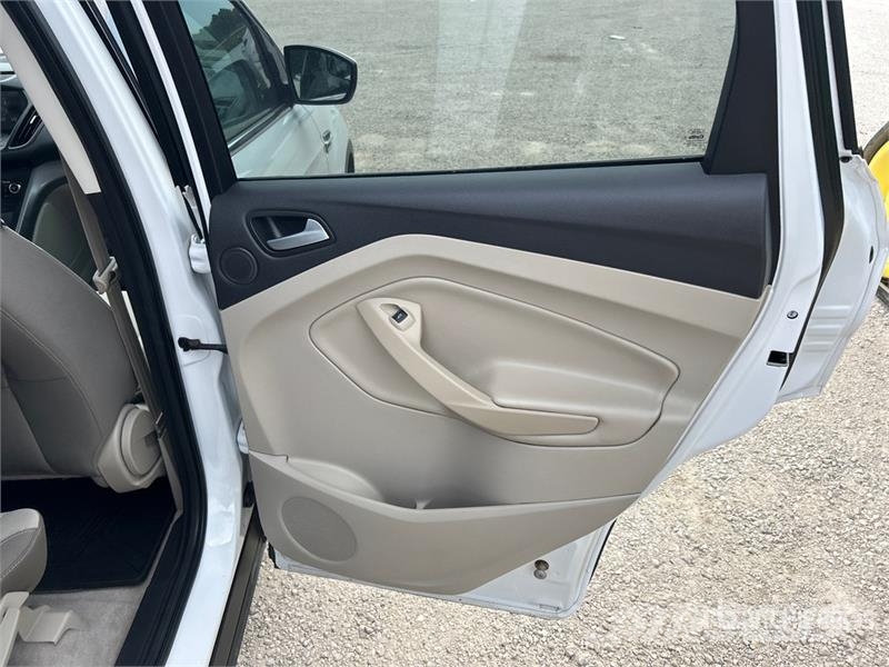 Ford Escape SE 2WD SUV Otomobiller