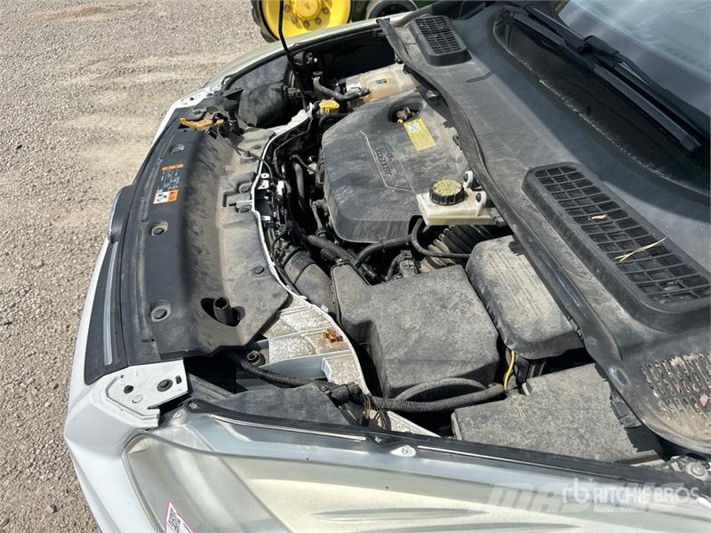 Ford Escape SE 2WD SUV Otomobiller