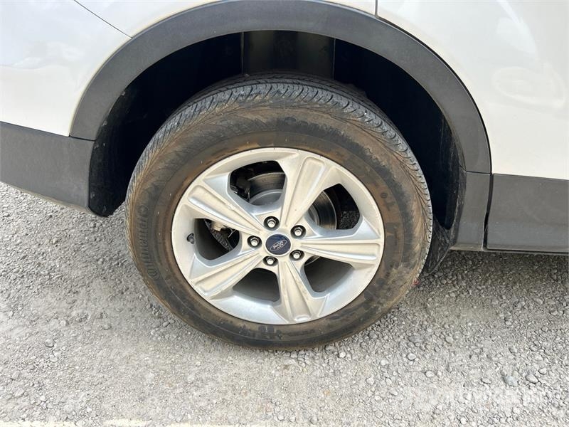 Ford Escape SE 2WD SUV Otomobiller