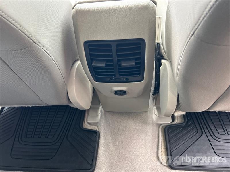 Ford Escape SE 2WD SUV Otomobiller